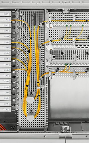 Boîtier multifonctionnel MFG avec gestion des surlongueurs de câble patch