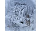 CCM Spleissmuffe ONE halb mit Schnee bedeckt